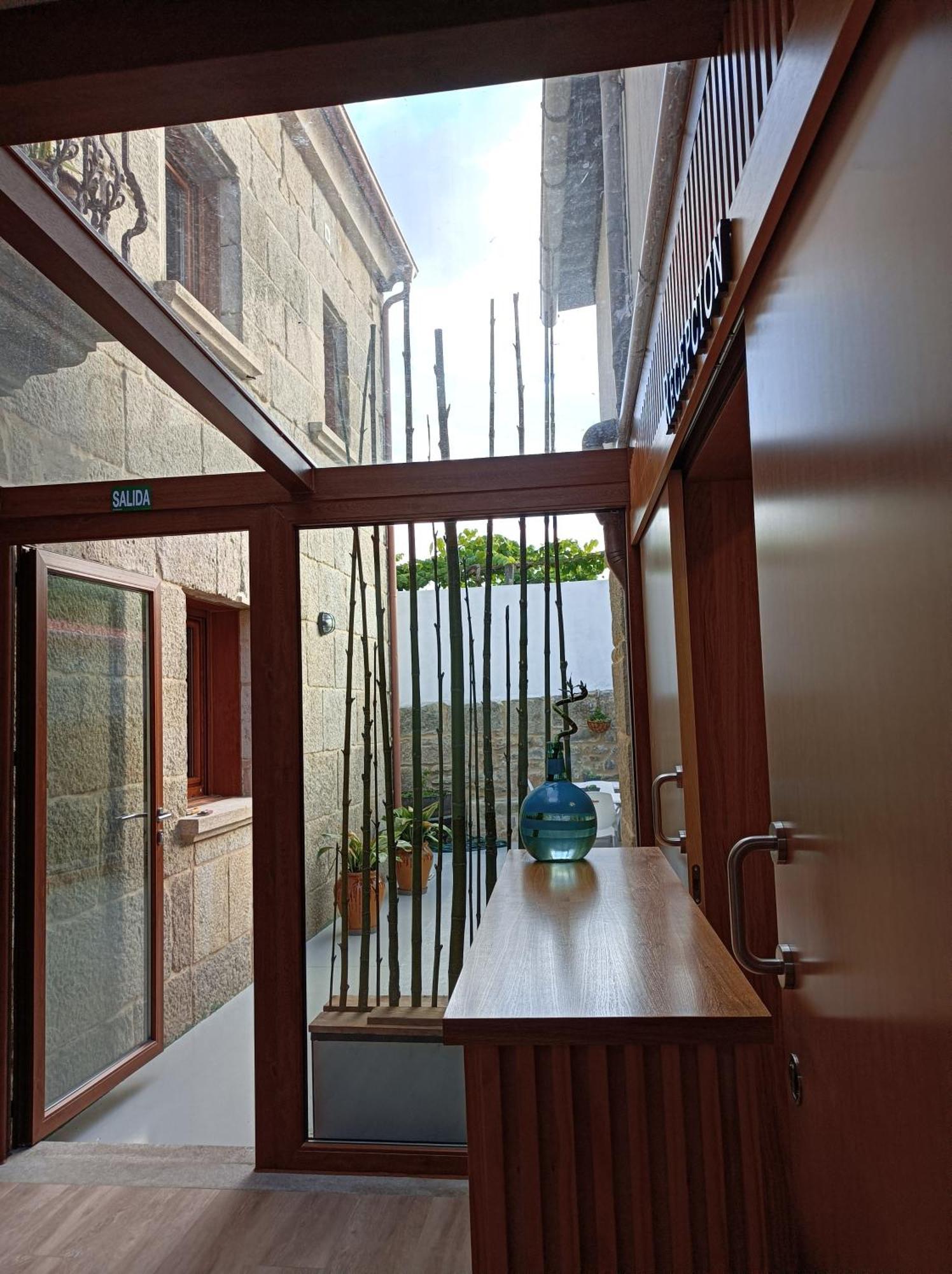 Albergue Hostel Nuestra Senora Del Camino 쿰바로 외부 사진